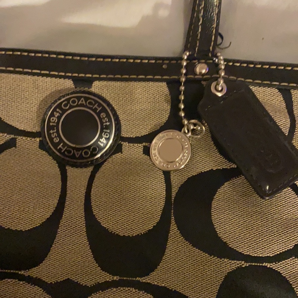 COACH 👛 🌺💕👛 - Picture 6 of 8